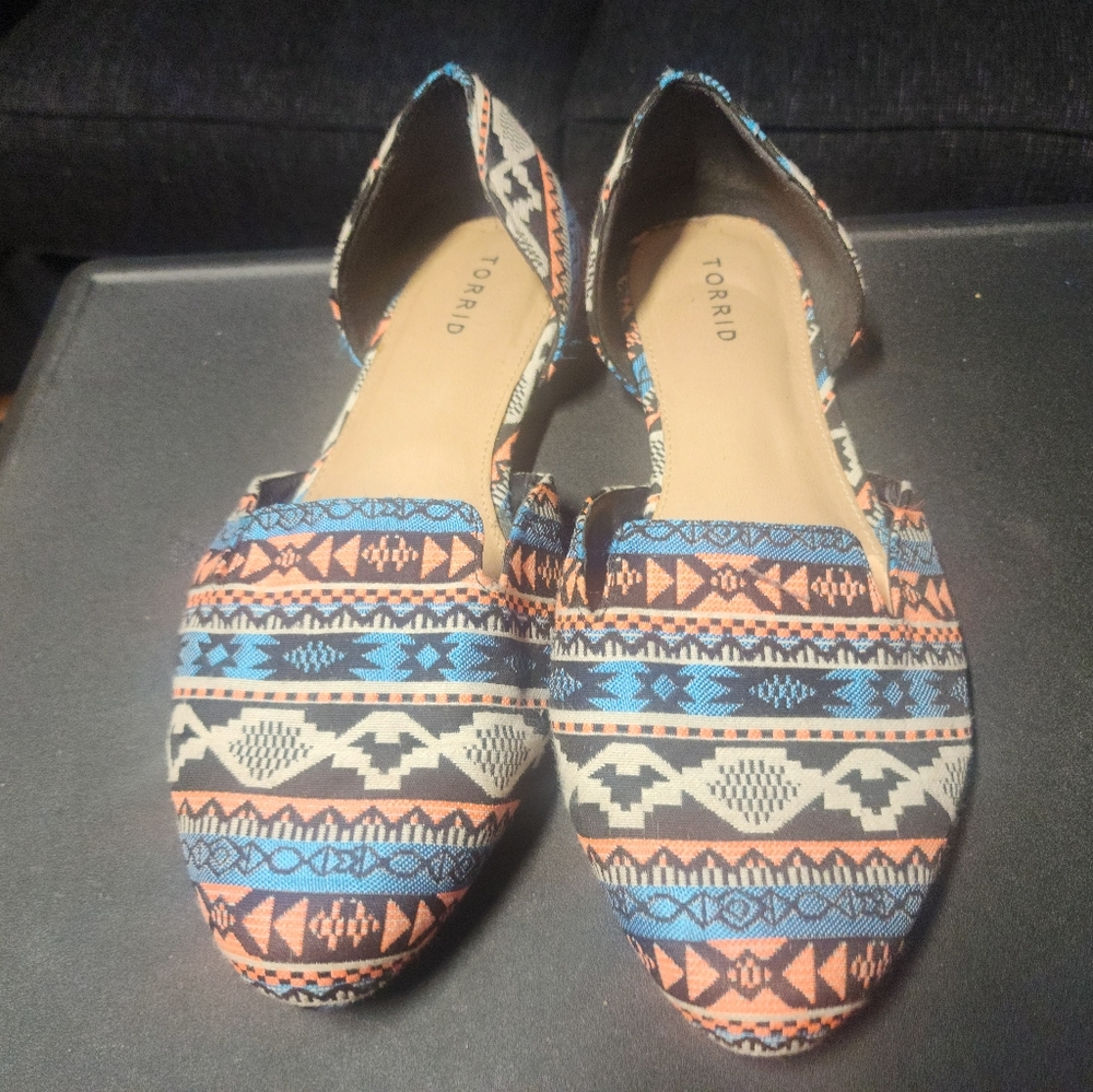 Torrid tribal flats